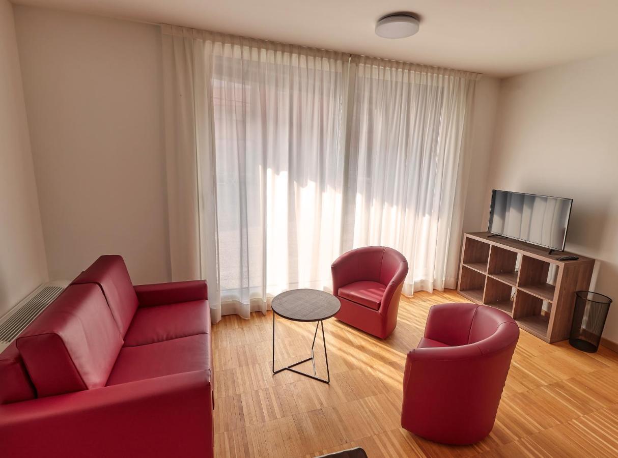 Piazza Lira Schio Residence Bagian luar foto