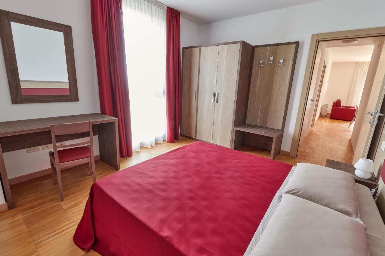 Piazza Lira Schio Residence Bagian luar foto