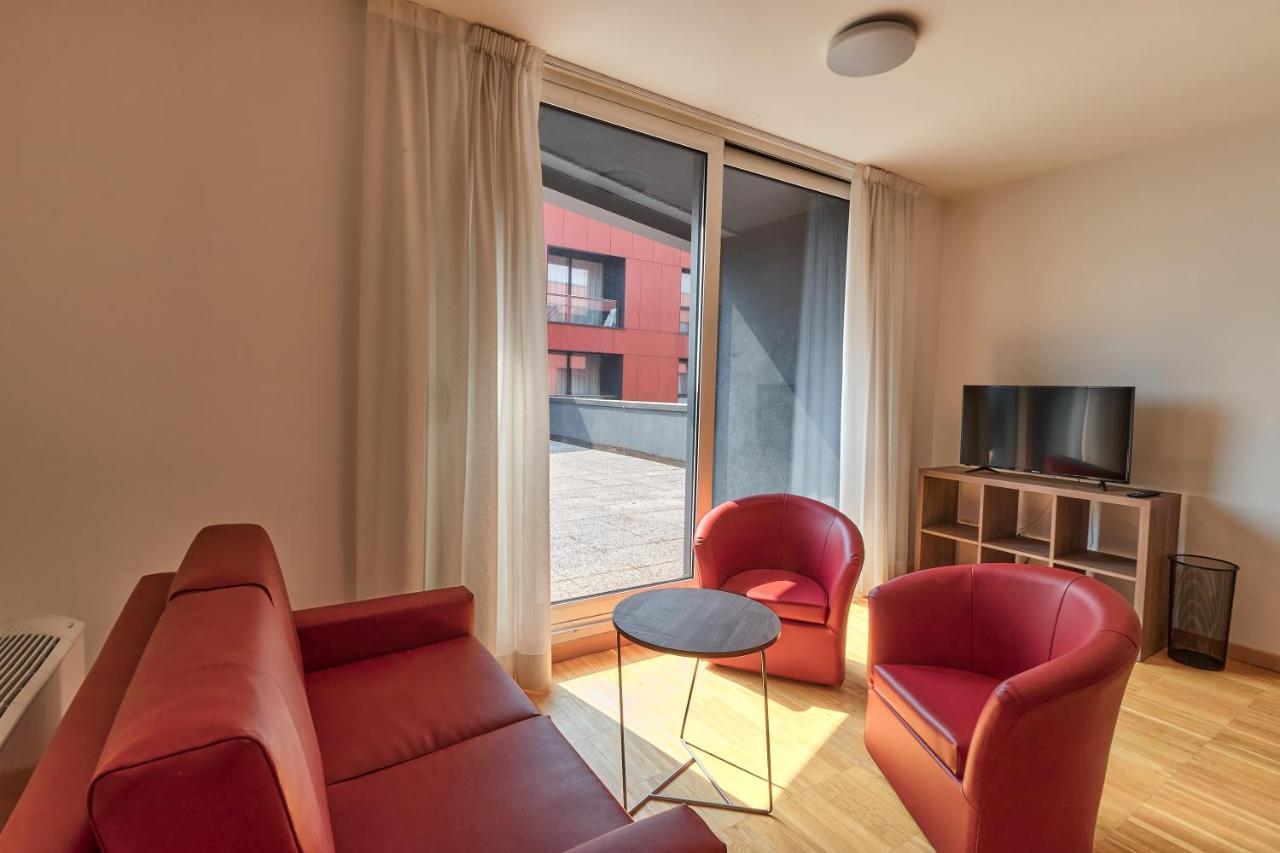 Piazza Lira Schio Residence Bagian luar foto