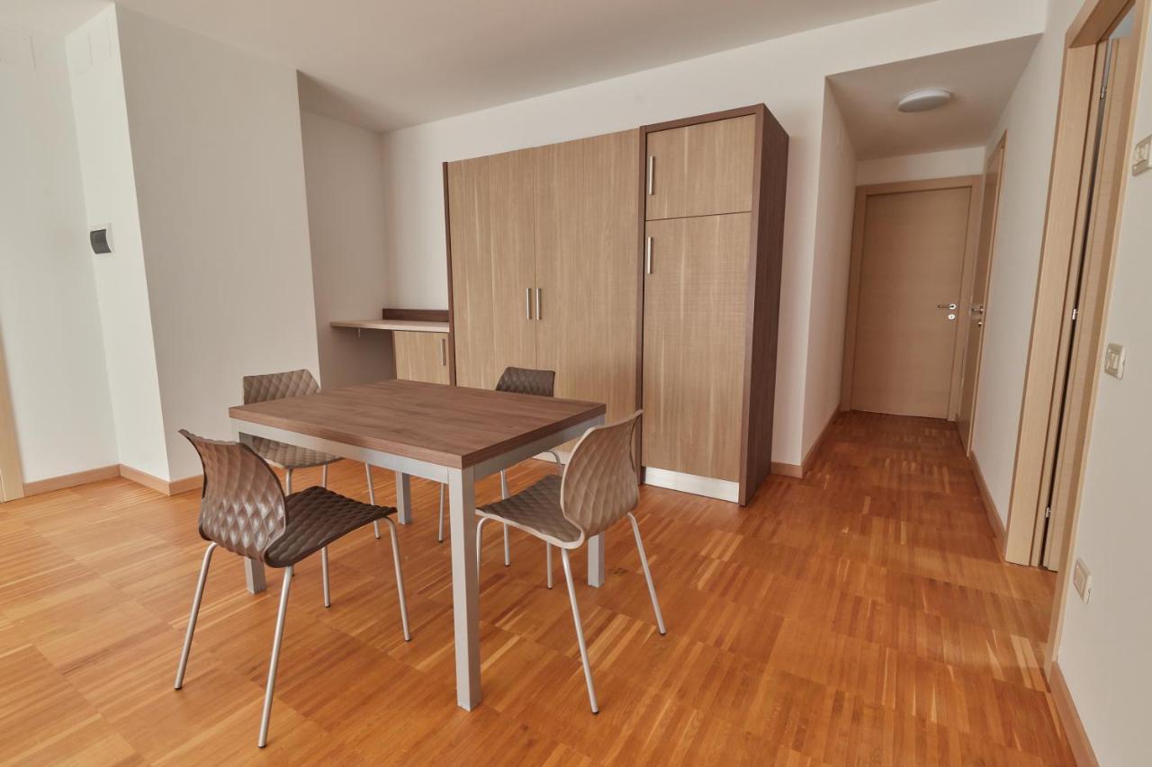 Piazza Lira Schio Residence Bagian luar foto